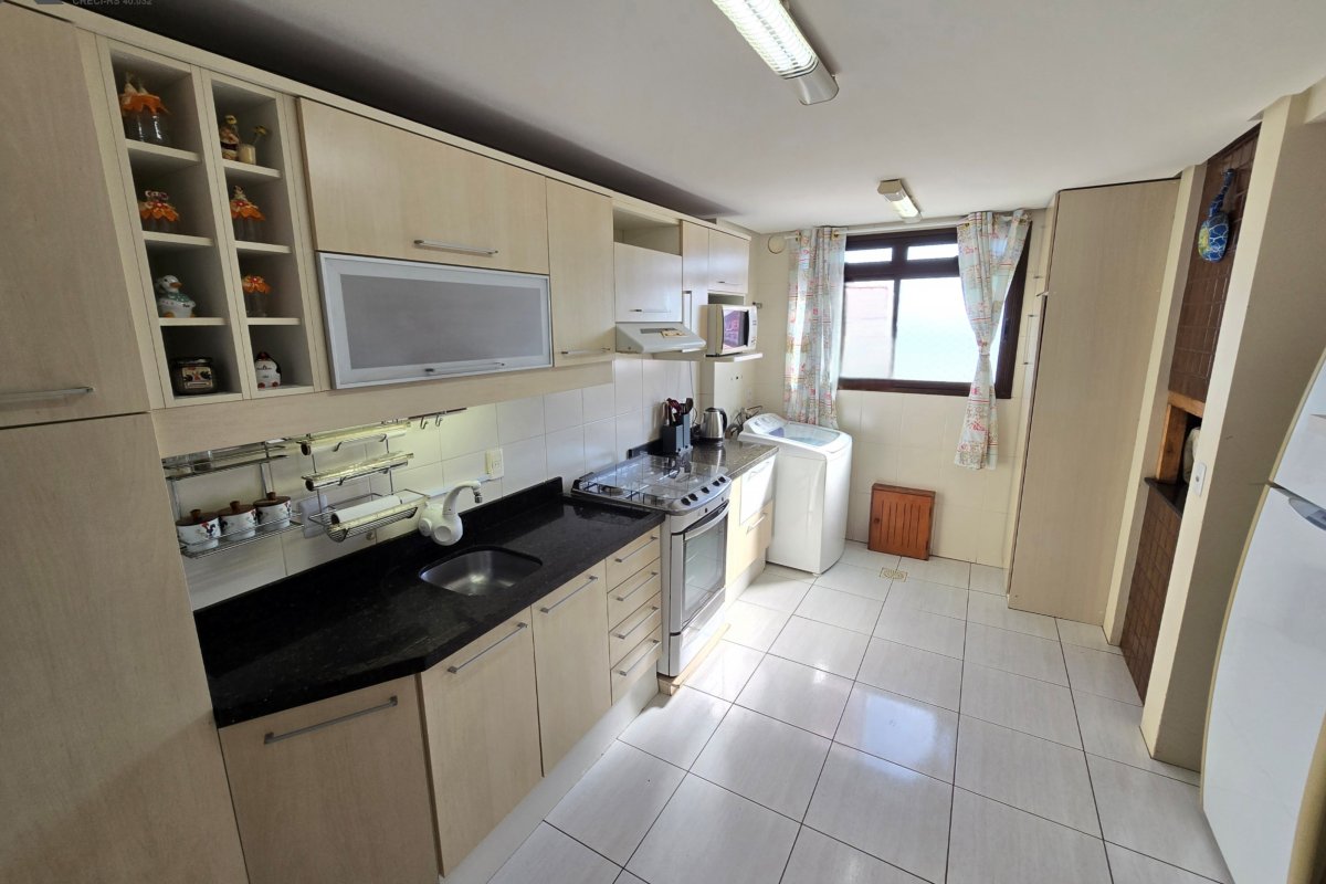 Apartamento à Venda em Esteio  2 Quartos e 1 banheiro, 80 m²