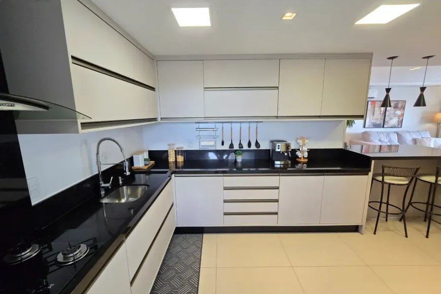 Apartamento à Venda em Esteio com 3 Quartos e 2 banheiros, 126 m²