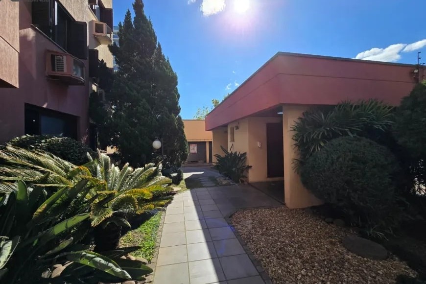 Apartamento à Venda em Esteio com 3 Quartos e 2 banheiros, 119 m²