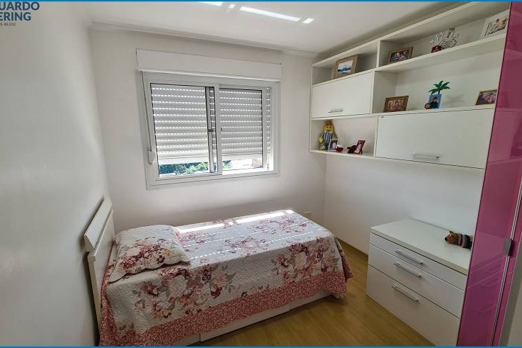 Apartamento à Venda em Esteio com 3 Quartos e 2 banheiros, 104 m²