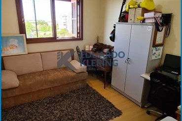 Apartamento à Venda em Esteio com 3 Quartos e 2 banheiros, 122 m²