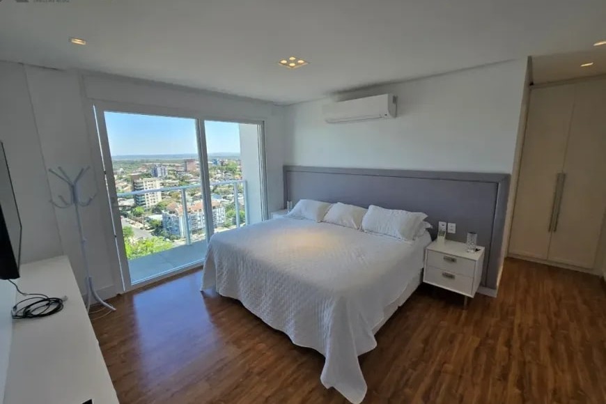 Apartamento à Venda em Esteio com 3 Quartos e 5 banheiros, 241 m²
