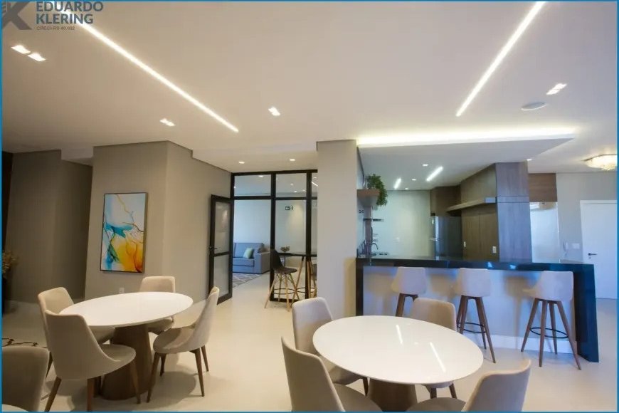 Apartamento à Venda em Esteio Mobiliado e 2 quartos, 97 m²