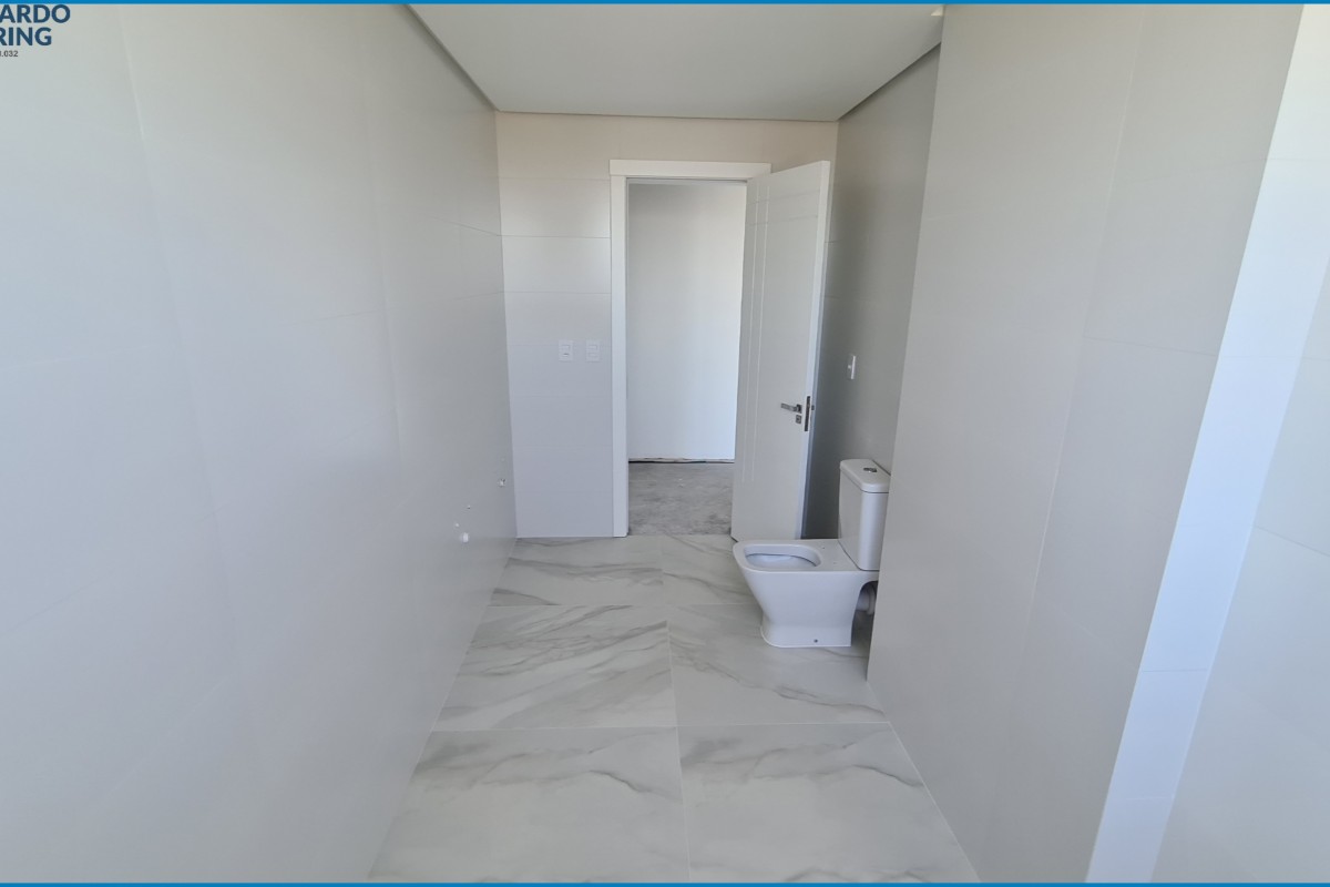 Apartamento à Venda em Esteio com 3 Quartos e 5 banheiros, 243 m²