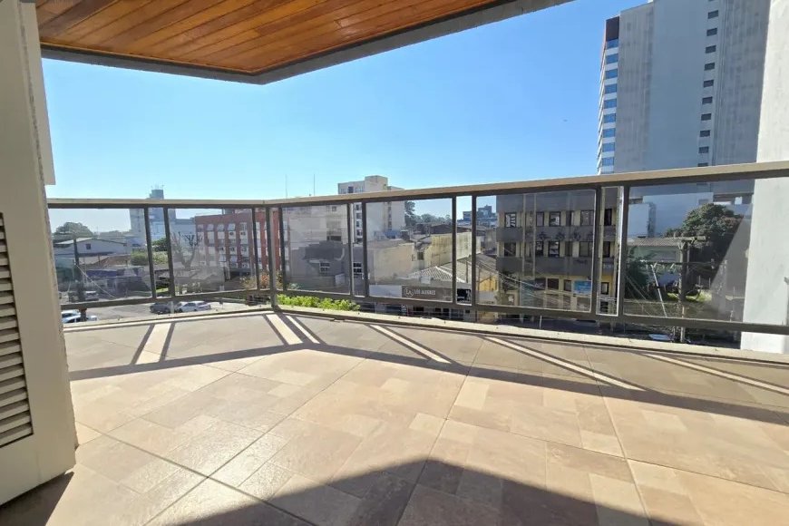 Apartamento no Centro de Esteio à Venda com 3 Quartos, 140m²