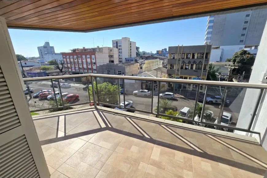 Apartamento no Centro de Esteio à Venda com 3 Quartos, 140m²
