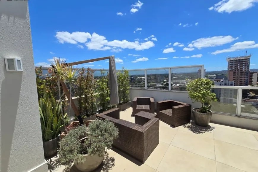 Cobertura à Venda em Esteio com 2 Quartos e 3 banheiros, 172 m²