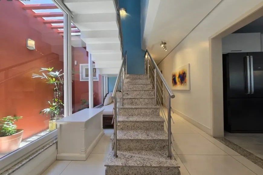 Casa Alto Padrão à Venda em Esteio com 3 Quartos e 4 banheiros à Venda, 338 m²