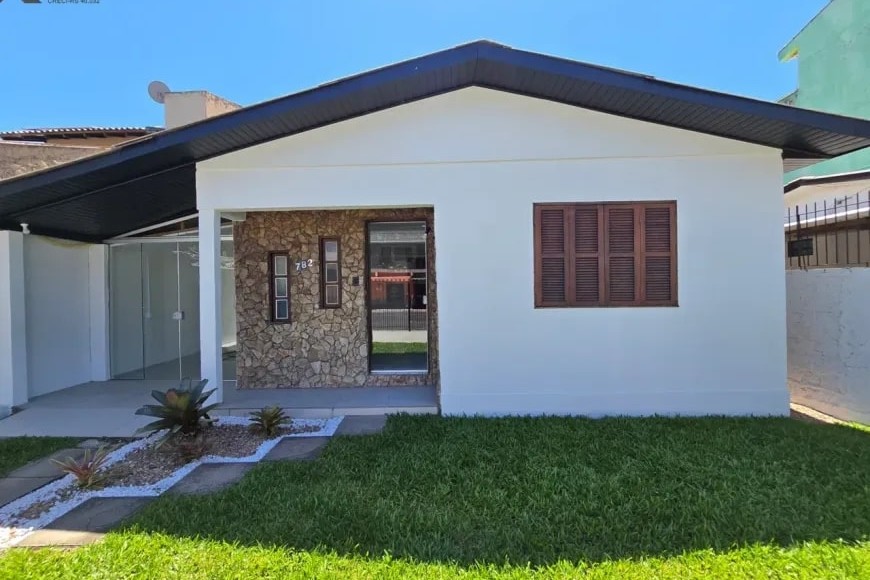 Casa à Venda em Esteio com 2 Quartos e 1 banheiro, 70 m²