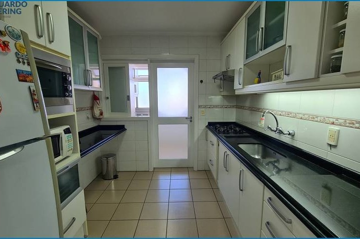 Apartamento à Venda em Esteio com 3 Quartos e 2 banheiros, 104 m²