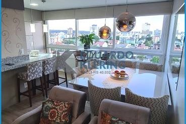 Apartamento à Venda em Esteio com 2 Quartos e 2 banheiros, 82 m²