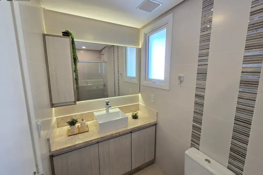 Apartamento à Venda em Esteio com 3 Quartos e 2 banheiros, 126 m²