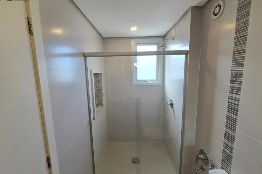 Apartamento à Venda em Esteio com 3 Quartos e 2 banheiros, 126 m²