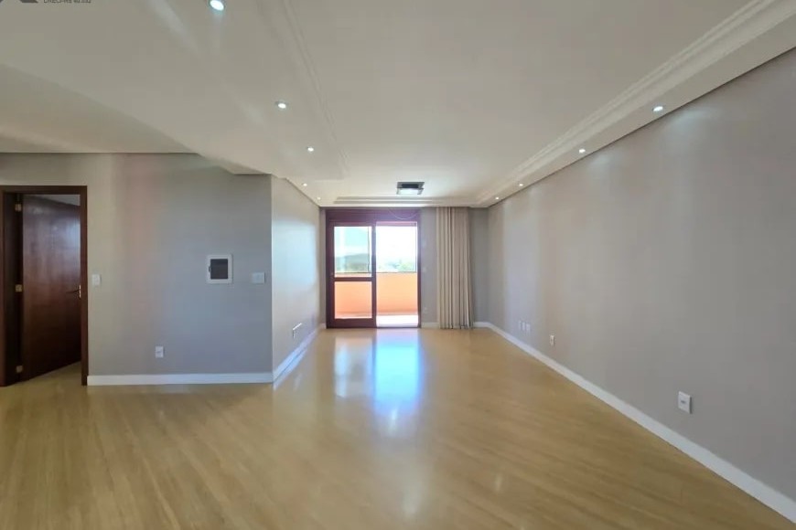Apartamento à Venda em Esteio com 3 Quartos e 2 banheiros, 119 m²