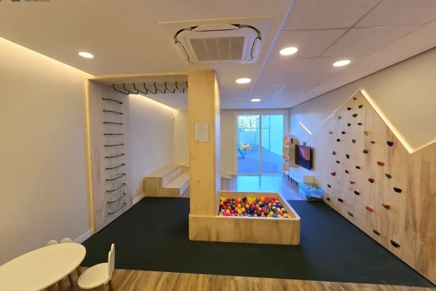 Apartamento à Venda em Esteio com 3 Quartos e 5 banheiros, 241 m²