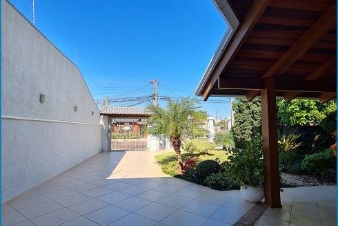 Sobrado à Venda em Esteio com 3 Quartos e 3 banheiros, 369 m²