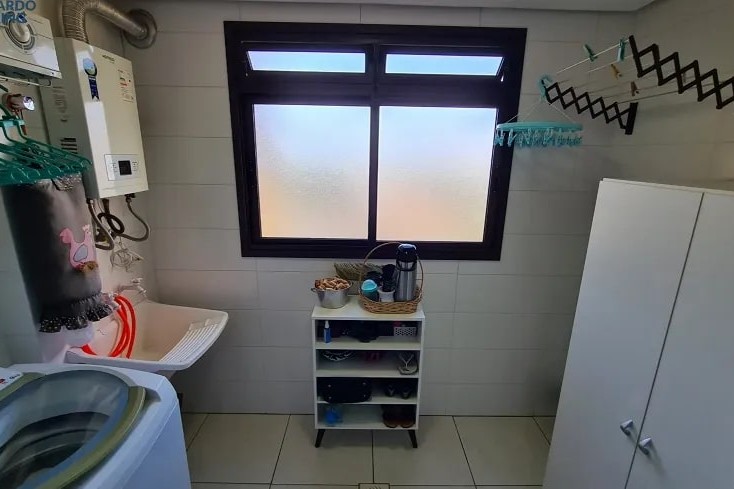 Apartamento à Venda em Esteio com 3 Quartos e 2 banheiros, 102 m²