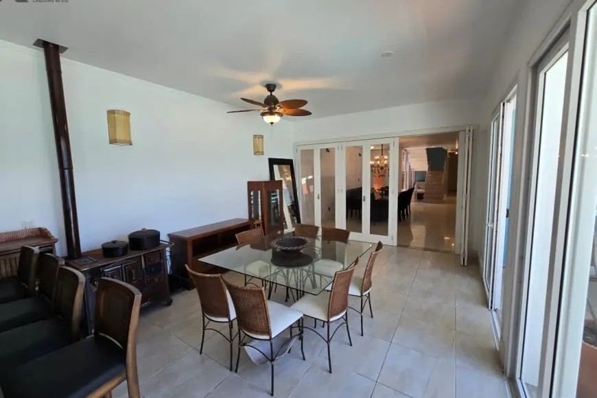 Casa Alto Padrão à Venda em Esteio com 3 Quartos e 4 banheiros à Venda, 338 m²