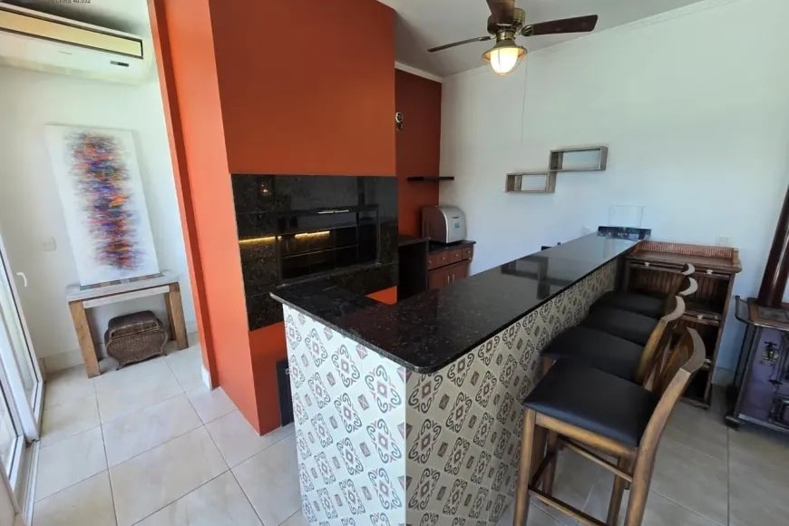 Casa Alto Padrão à Venda em Esteio com 3 Quartos e 4 banheiros à Venda, 338 m²