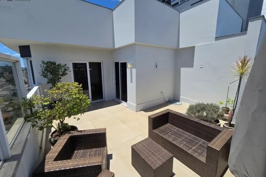 Cobertura à Venda em Esteio com 2 Quartos e 3 banheiros, 172 m²