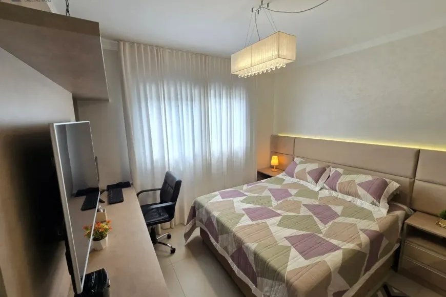 Apartamento à Venda em Esteio com 3 Quartos e 2 banheiros, 126 m²