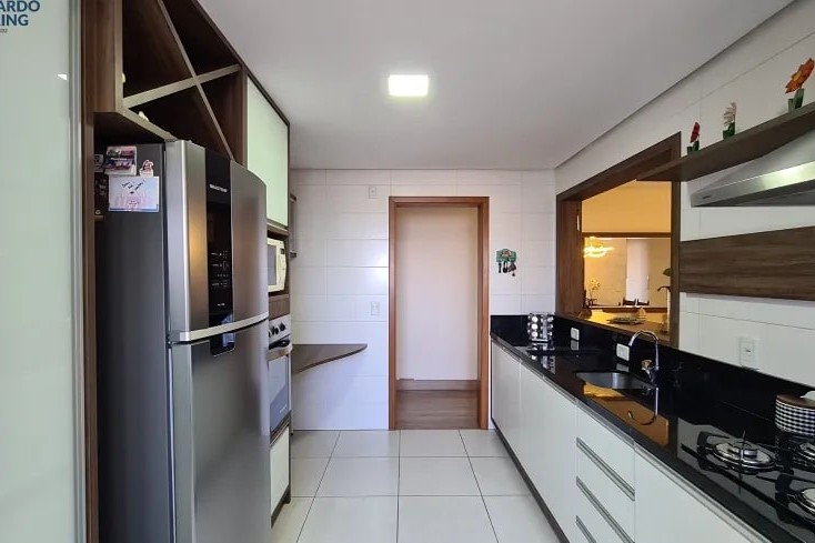 Apartamento à Venda em Esteio com 3 Quartos e 2 banheiros, 102 m²