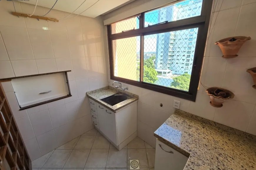 Apartamento à Venda em Esteio com 3 Quartos e 2 banheiros, 119 m²
