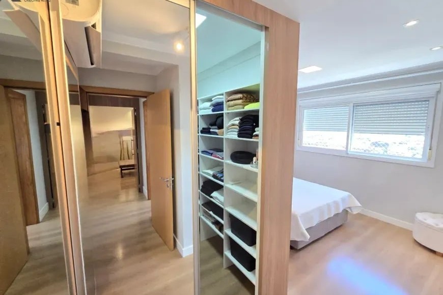 Cobertura à Venda em Esteio com 2 Quartos e 3 banheiros, 172 m²