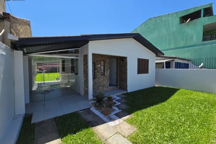 Casa à Venda em Esteio com 2 Quartos e 1 banheiro, 70 m²