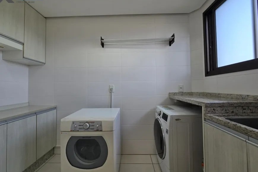 Apartamento à Venda em Esteio com 3 Quartos e 2 banheiros, 107 m²