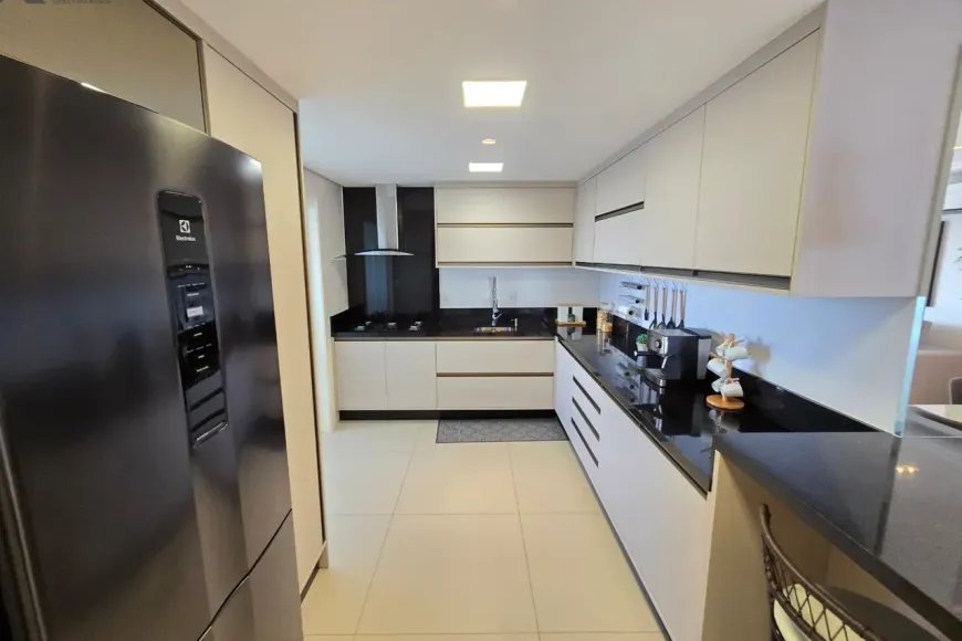 Apartamento à Venda em Esteio com 3 Quartos e 2 banheiros, 126 m²