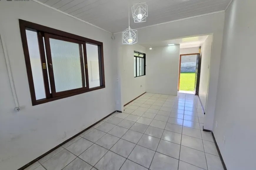 Casa à Venda em Esteio com 2 Quartos e 1 banheiro, 70 m²