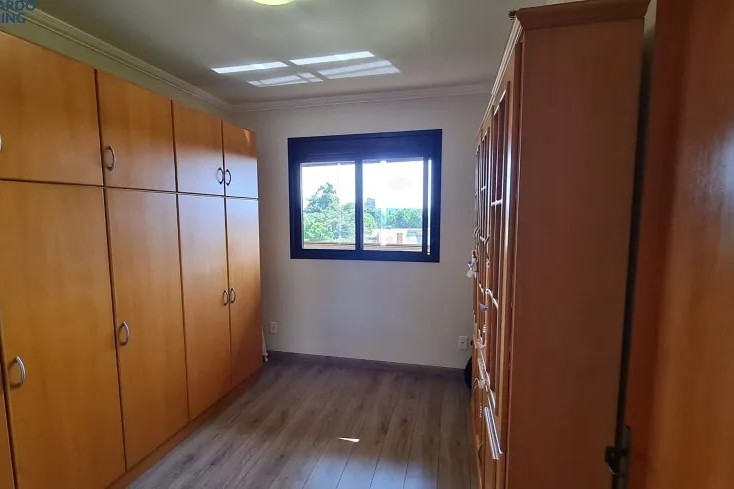 Apartamento à Venda em Esteio com 3 Quartos e 2 banheiros, 102 m²