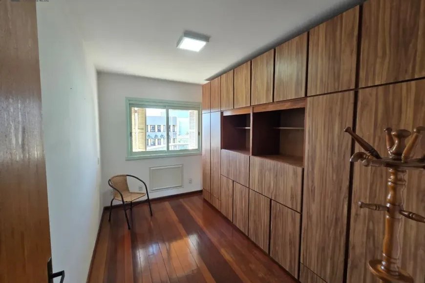 Apartamento no Centro de Esteio à Venda com 3 Quartos, 140m²