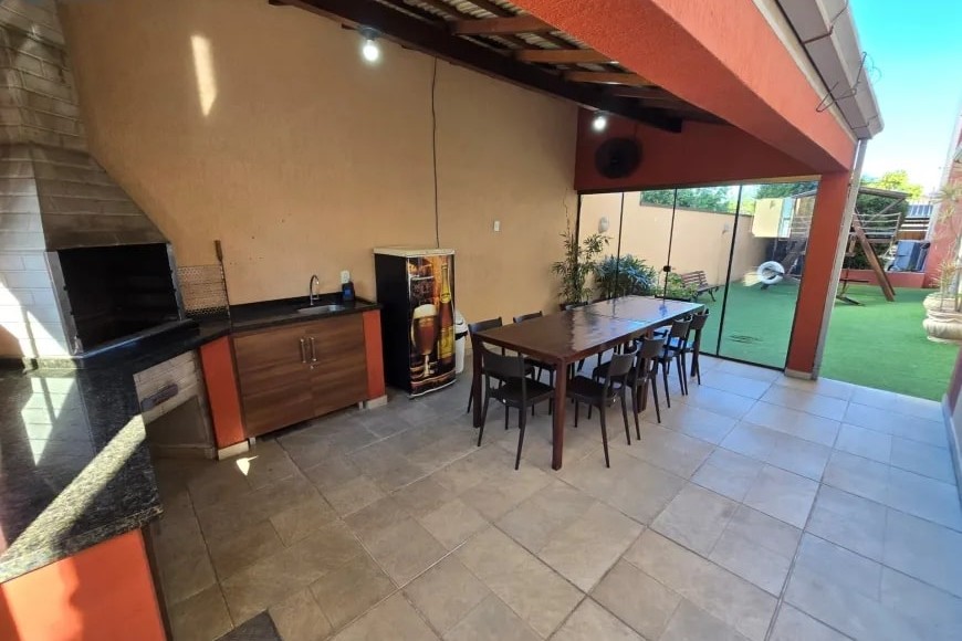 Apartamento à Venda em Esteio com 3 Quartos e 2 banheiros, 119 m²