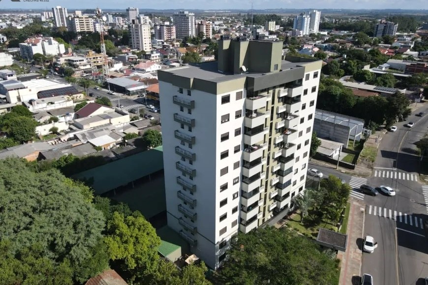 Apartamento à Venda em Esteio com 3 Quartos e 2 banheiros, 103 m²