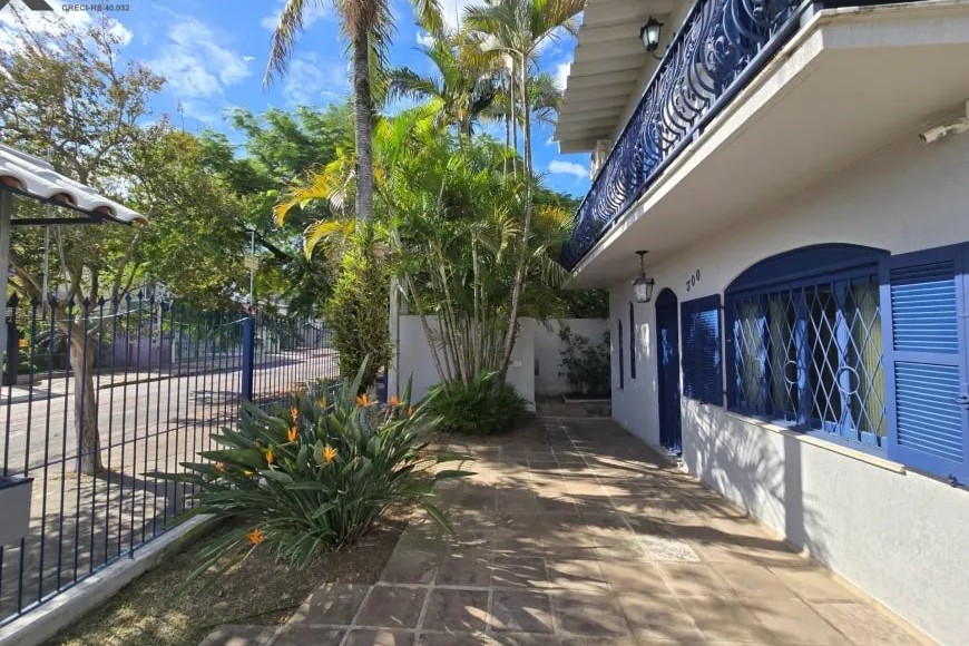 Sobrado à Venda em Sapucaia do Sul com 3 Quartos e 3 banheiros, 236 m²