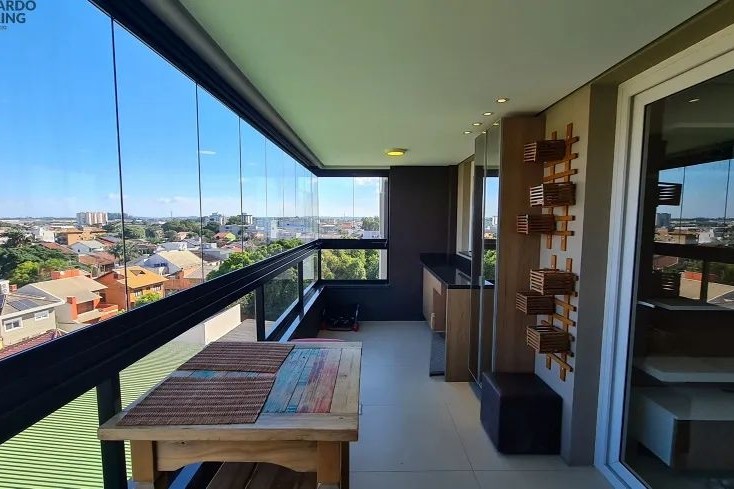 Apartamento à Venda em Esteio com 3 Quartos e 3 banheiros, 120 m²