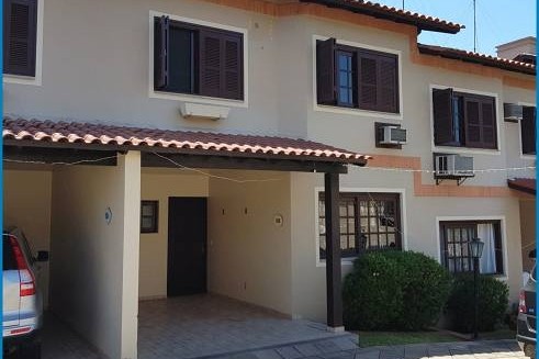 Casa à Venda em Esteio com 3 Quartos e 3 banheiros, 125 m²