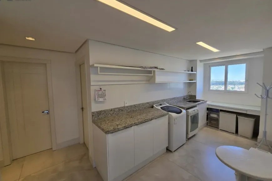 Apartamento à Venda em Esteio com 3 Quartos e 5 banheiros, 241 m²