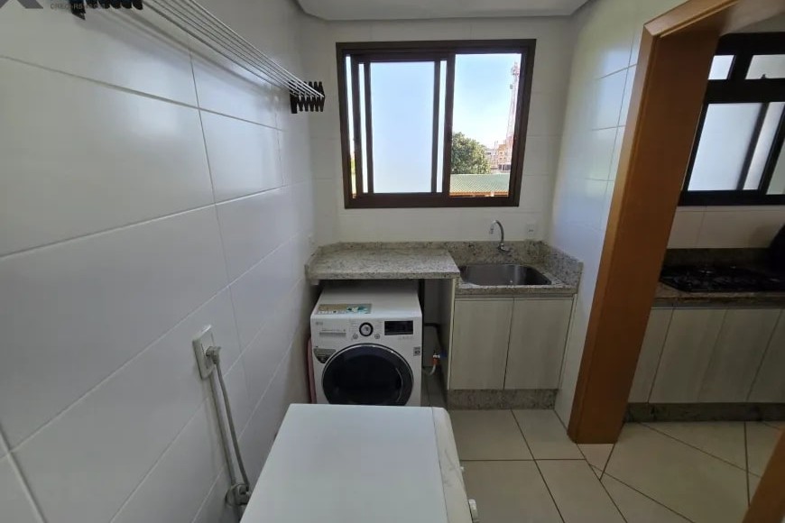 Apartamento à Venda em Esteio com 3 Quartos e 2 banheiros, 107 m²