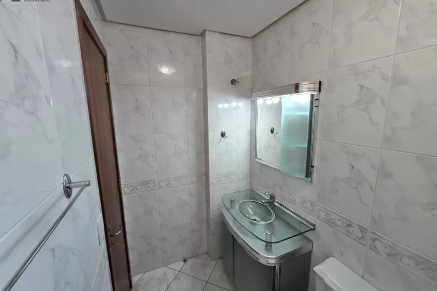 Apartamento à Venda em Esteio com 3 Quartos e 2 banheiros, 119 m²