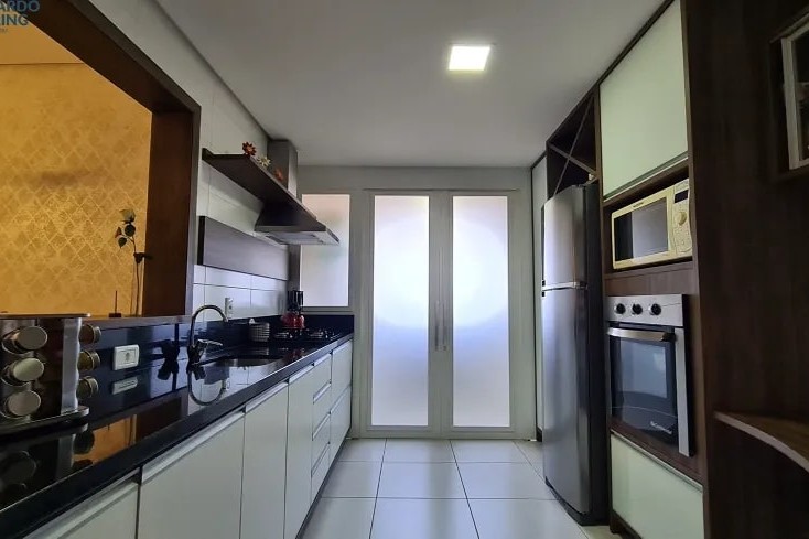 Apartamento à Venda em Esteio com 3 Quartos e 2 banheiros, 102 m²