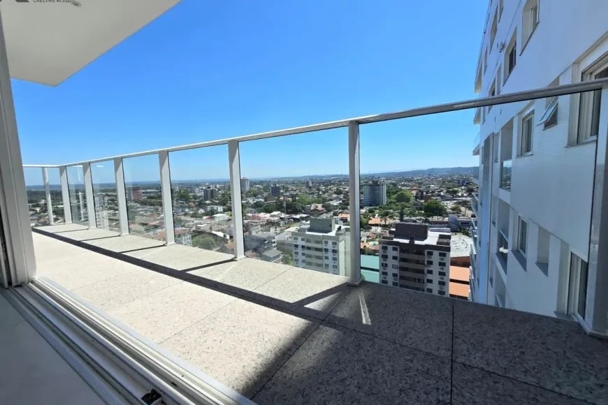 Apartamento à Venda em Esteio com 3 Quartos e 5 banheiros, 241 m²
