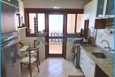 Apartamento à Venda em Esteio com 3 Quartos e 2 banheiros, 122 m²