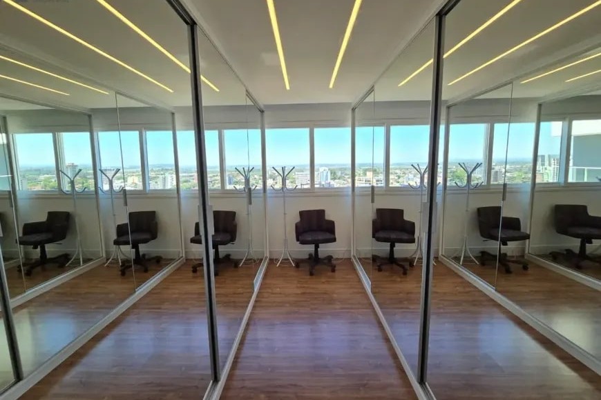 Apartamento à Venda em Esteio com 3 Quartos e 5 banheiros, 241 m²