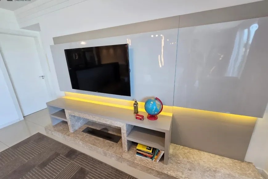 Apartamento à Venda em Esteio com 2 Quartos e 3 banheiros, 120 m²