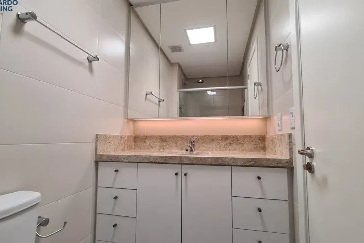 Apartamento à Venda em Esteio Mobiliado e 2 quartos, 97 m²