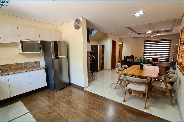 Casa à Venda em Esteio com 3 Quartos e 3 banheiros, 314 m²