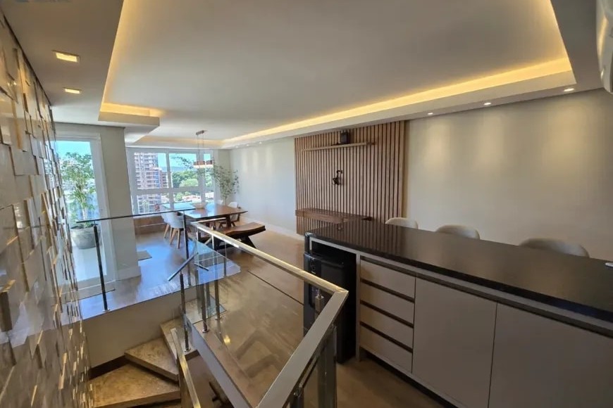 Cobertura à Venda em Esteio com 2 Quartos e 3 banheiros, 172 m²